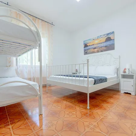 Guest house Baia Verde - Summer